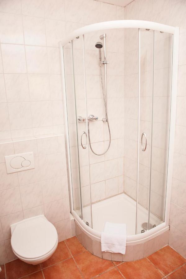 Neubert'S Gasthaus Am Rhein Lahnstein Chambre photo